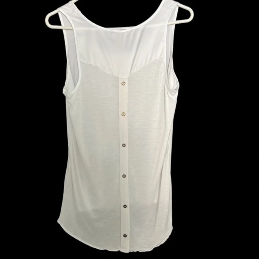 Outback Red sleeveless shirt